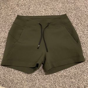 Lulu shorts army green